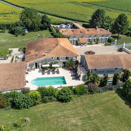 Domaine Chez Les Rois Bed and Breakfast Berneuil  Exterior foto